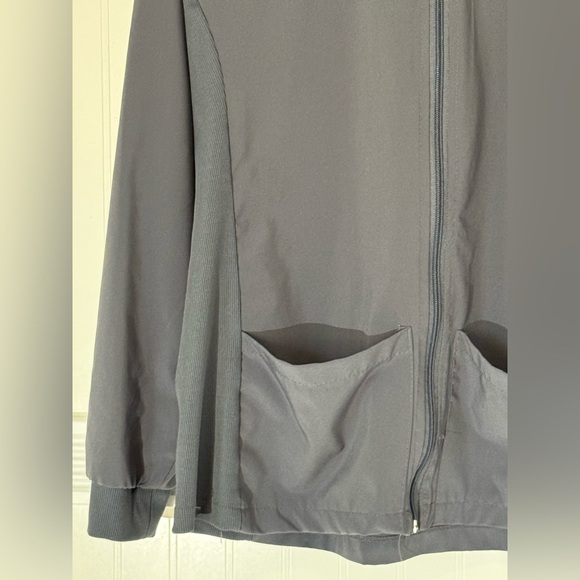 Steel color scrub/warm up Charcoal Utility Jacket - Picture 2 of 4